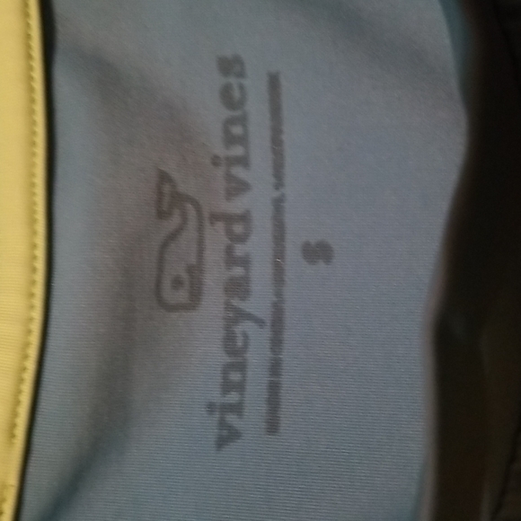 Vineyard vines swim shirt - Picture 3 of 8
